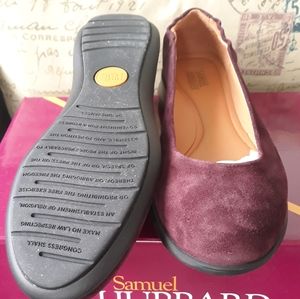 Adorable ballet flats